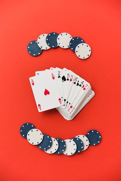 Stay Ahead: Tips to Keep Updated with Poker Trends and Meta