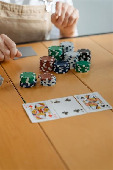 Why Position is Often Referred to as the ‘King’ in Poker